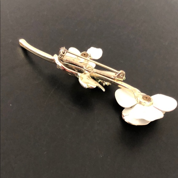 VINTAGE YELLOW & LILAC W/GREEN LEAF BROACH - Picture 6 of 9